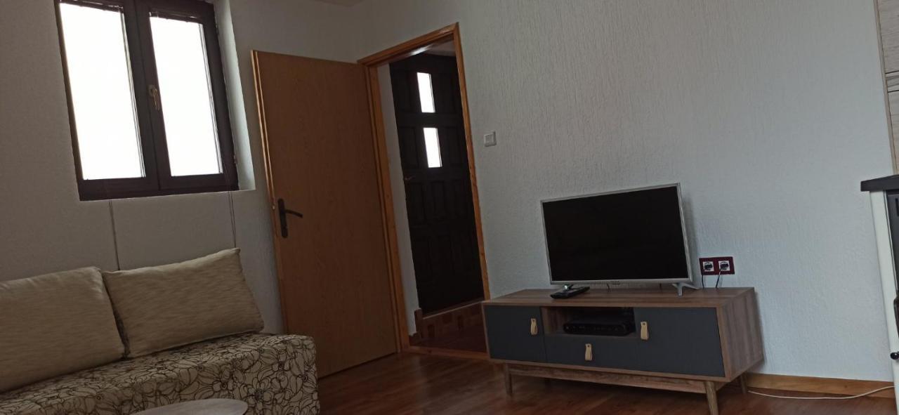 Apartment And Rooms D&J Žabljak Exterior foto